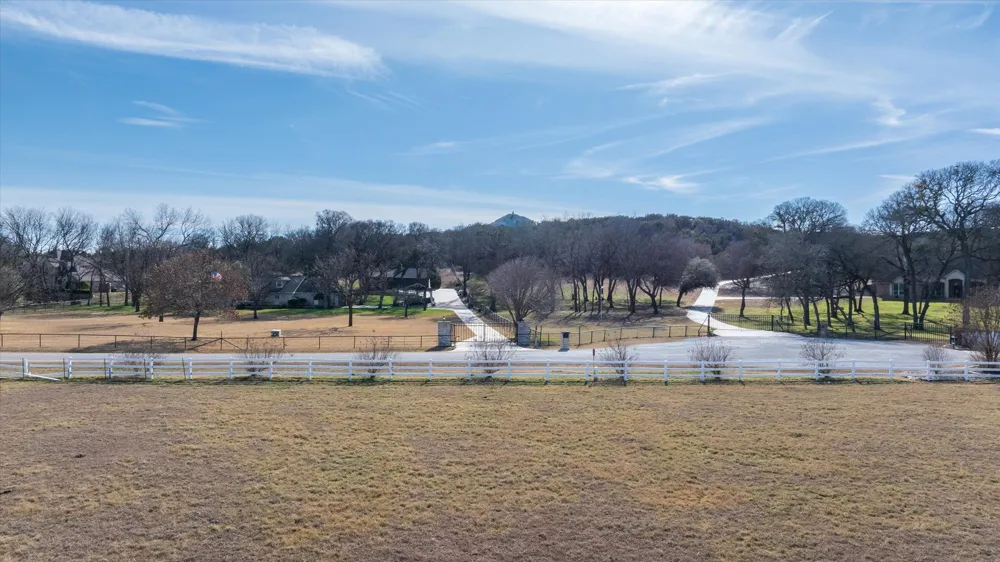 W Hidden Meadow Court Cresson, TX 76035
