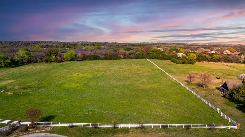 W Hidden Meadow Court Cresson, TX 76035