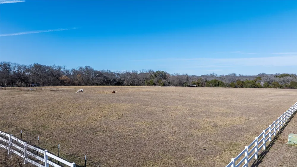 W Hidden Meadow Court Cresson, TX 76035