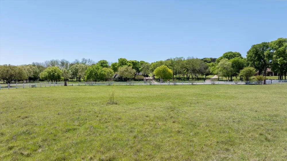 W Hidden Meadow Court Cresson, TX 76035
