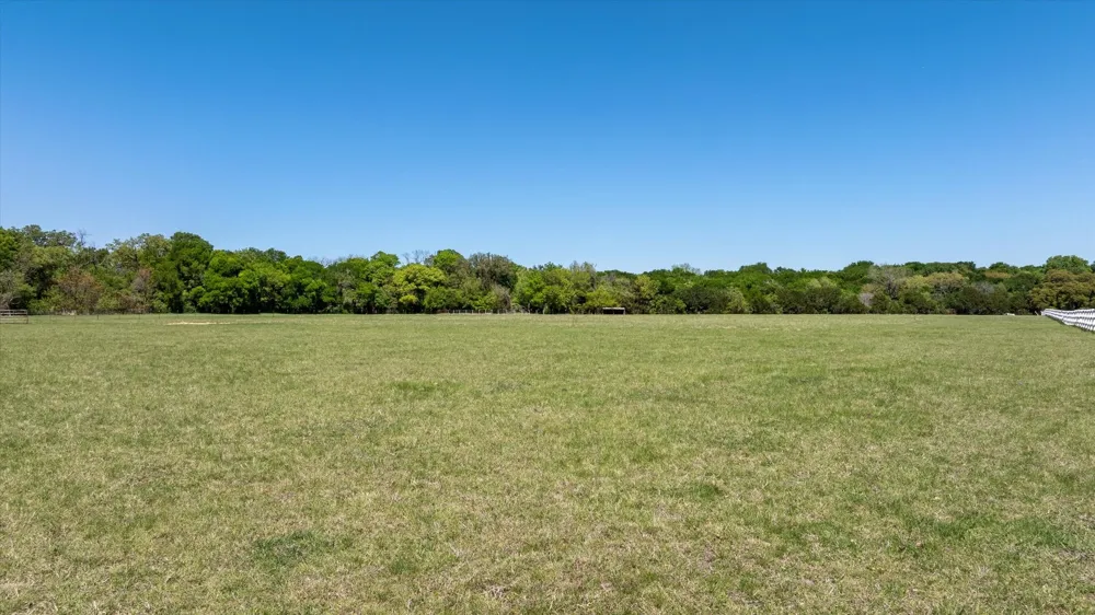 W Hidden Meadow Court Cresson, TX 76035