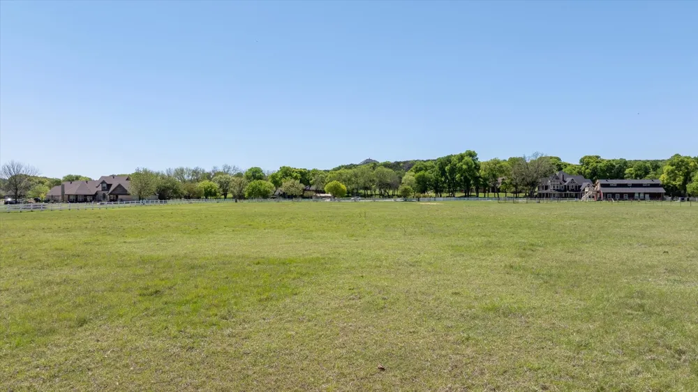 W Hidden Meadow Court Cresson, TX 76035
