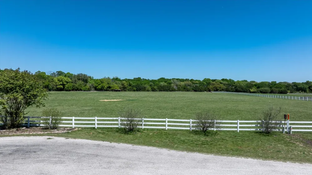 W Hidden Meadow Court Cresson, TX 76035