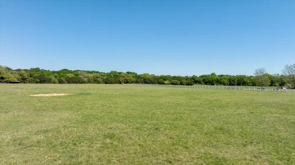W Hidden Meadow Court Cresson, TX 76035
