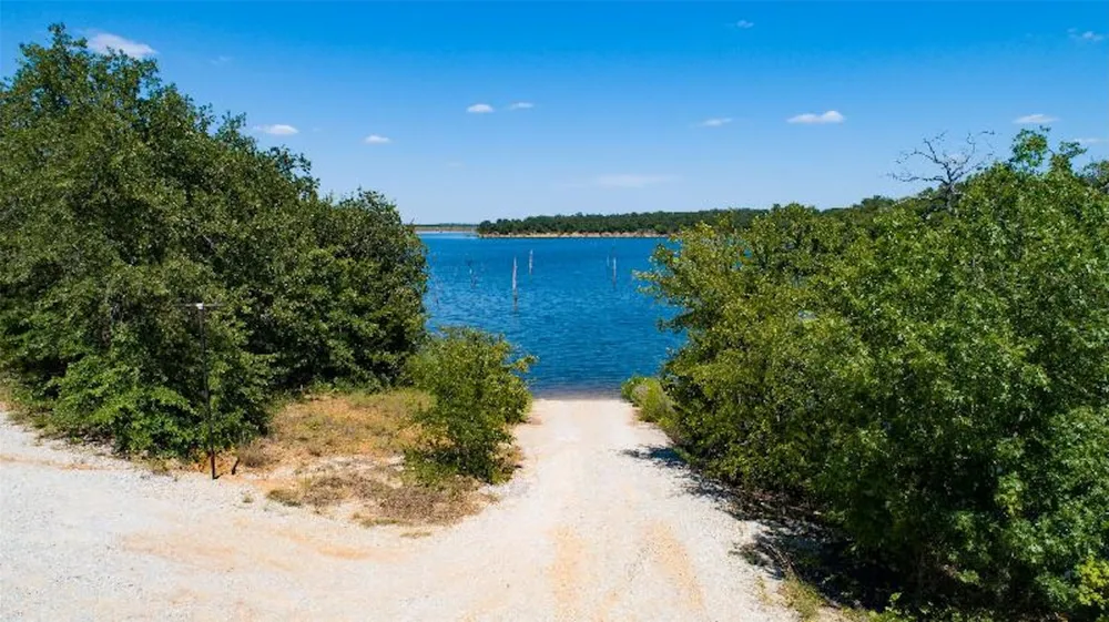 Silver Lakes Drive Sunset, TX 76270