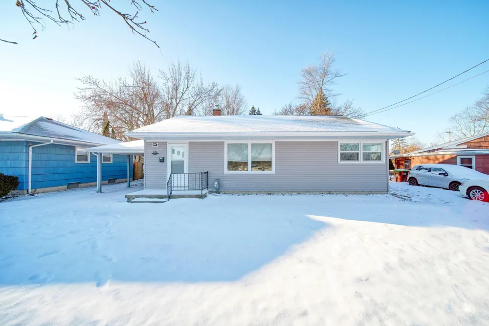 371 Riverside Avenue