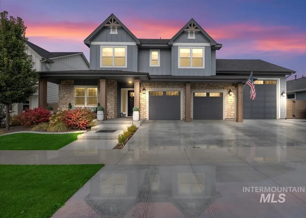 11634 W Lilium Street