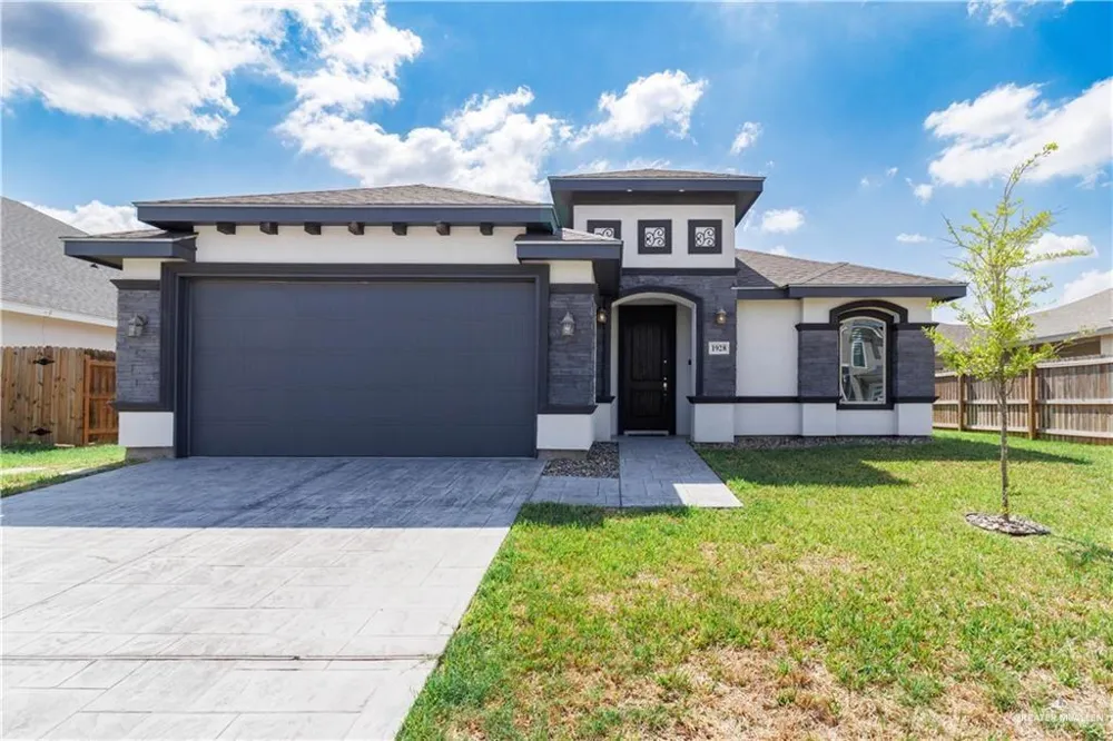 1928 Tierra Santa Circle