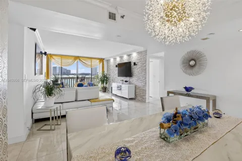 1000 Island Blvd #312