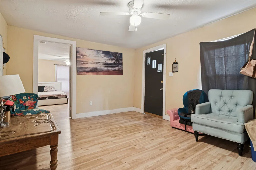805 E 11th Street Kemp, TX 75143