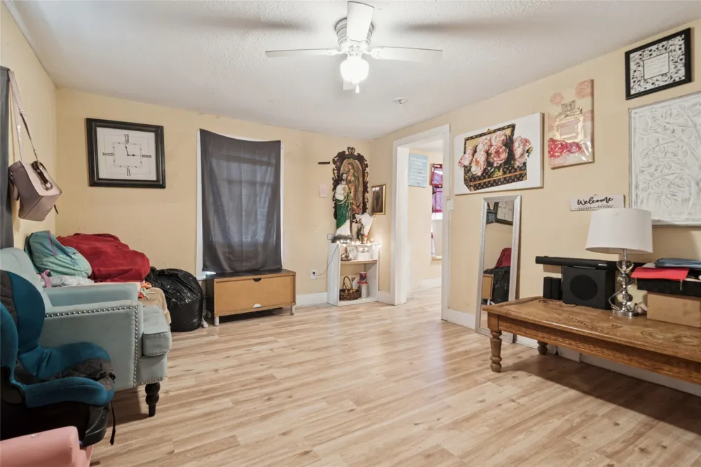 805 E 11th Street Kemp, TX 75143