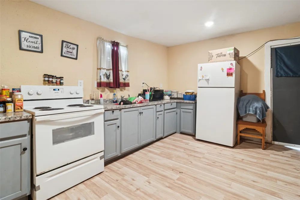 805 E 11th Street Kemp, TX 75143