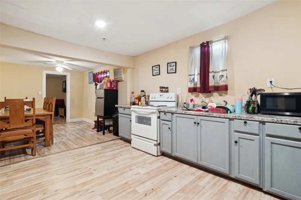805 E 11th Street Kemp, TX 75143
