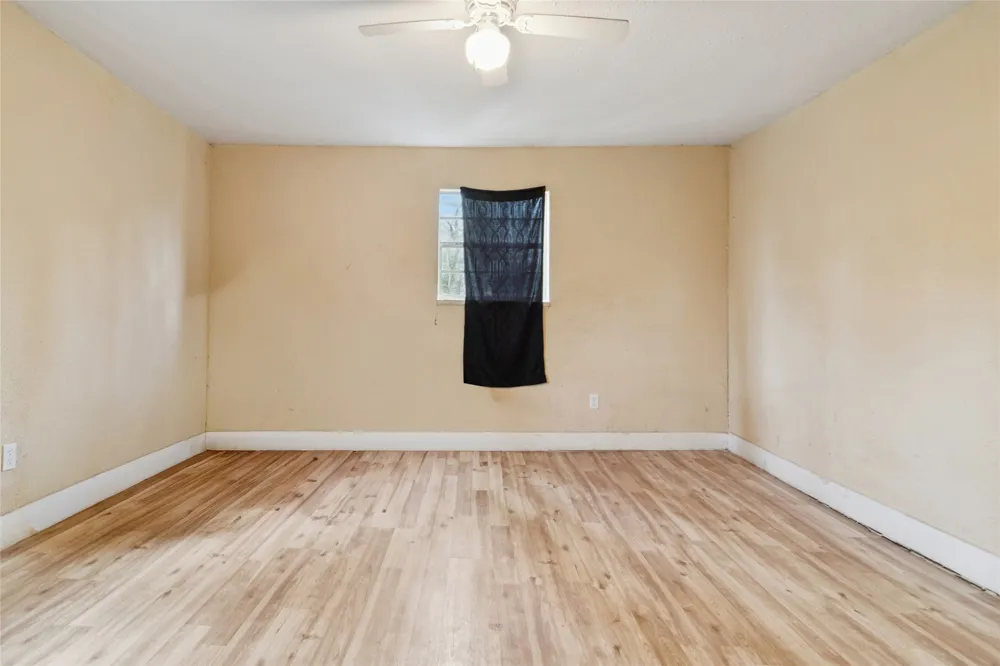 805 E 11th Street Kemp, TX 75143