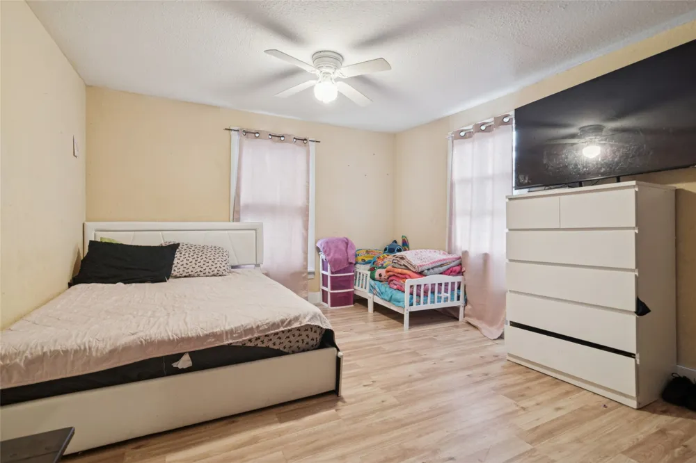 805 E 11th Street Kemp, TX 75143