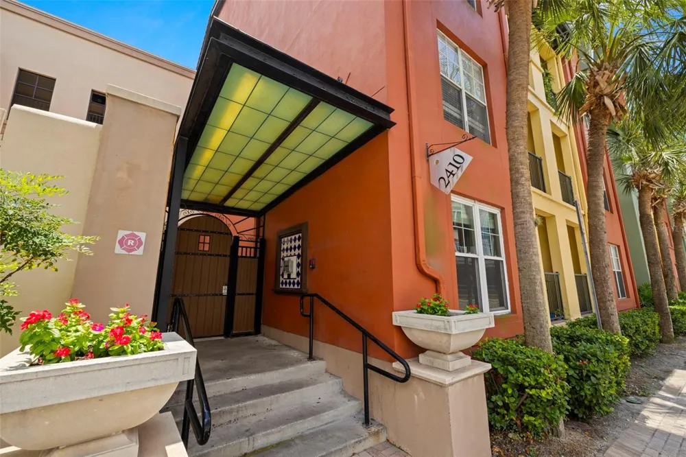 2410 W AZEELE STREET #214