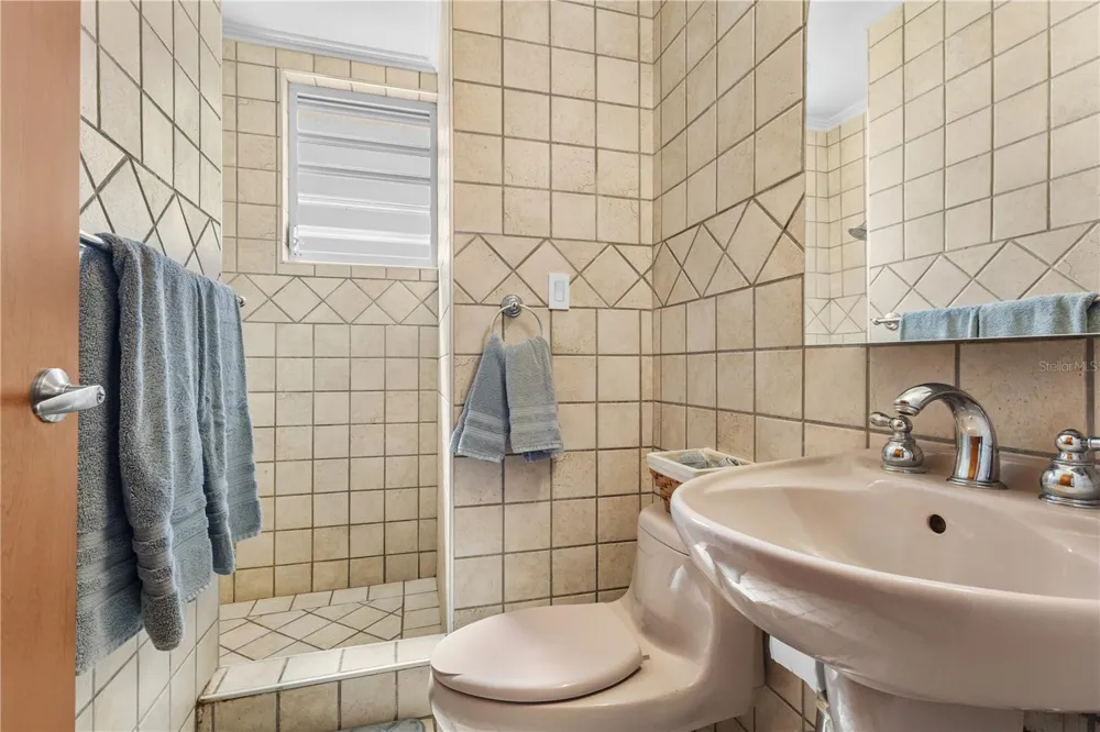 1858 MCLEARY San Juan, PR 00911