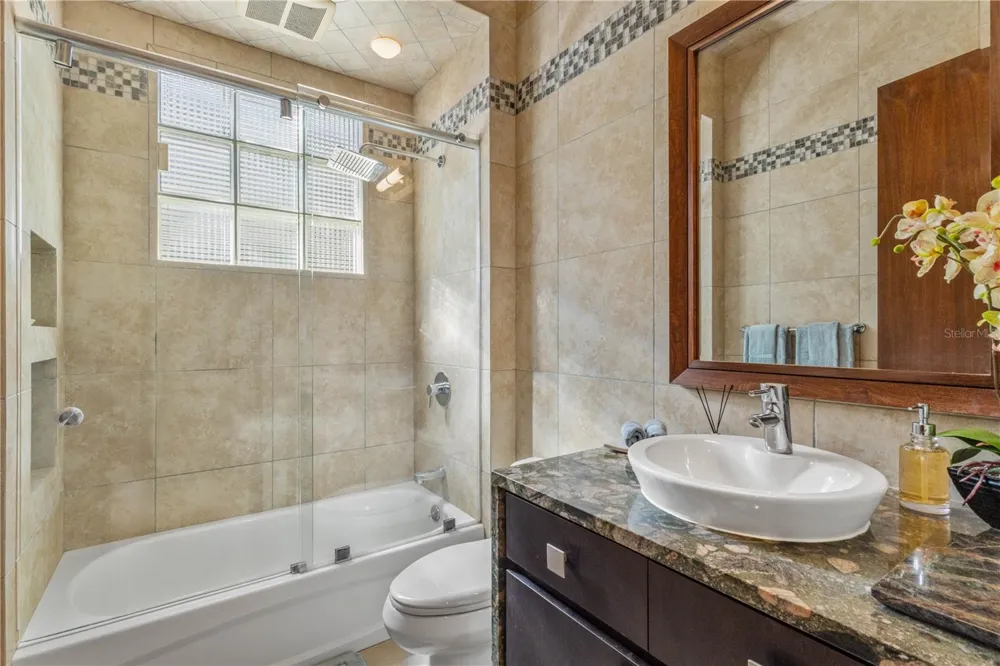 1858 MCLEARY San Juan, PR 00911