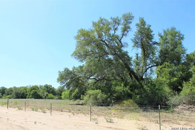 11913 W Fm 476 Somerset, TX 78069