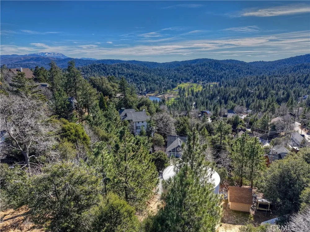Black Oaks Court Lake Arrowhead, CA 92352