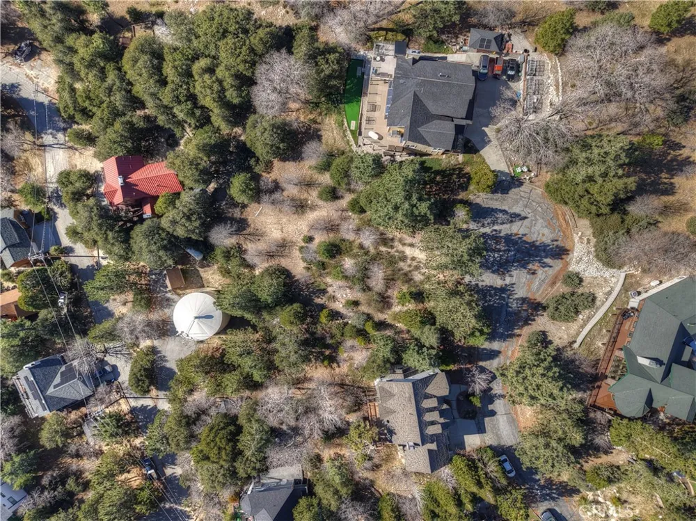 Black Oaks Court Lake Arrowhead, CA 92352