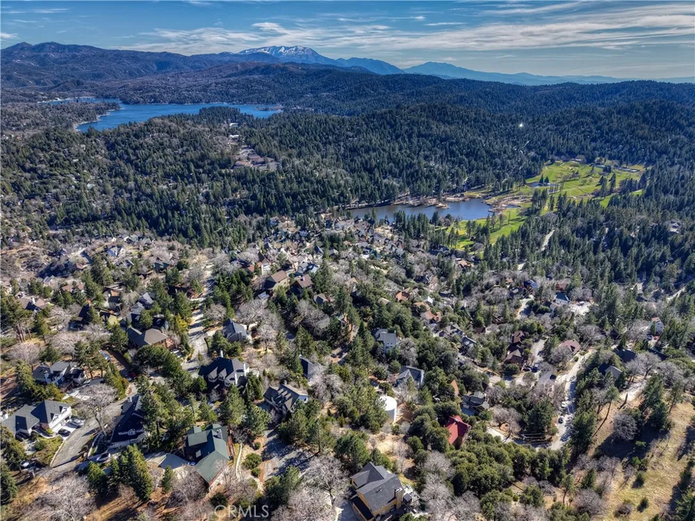 Black Oaks Court Lake Arrowhead, CA 92352
