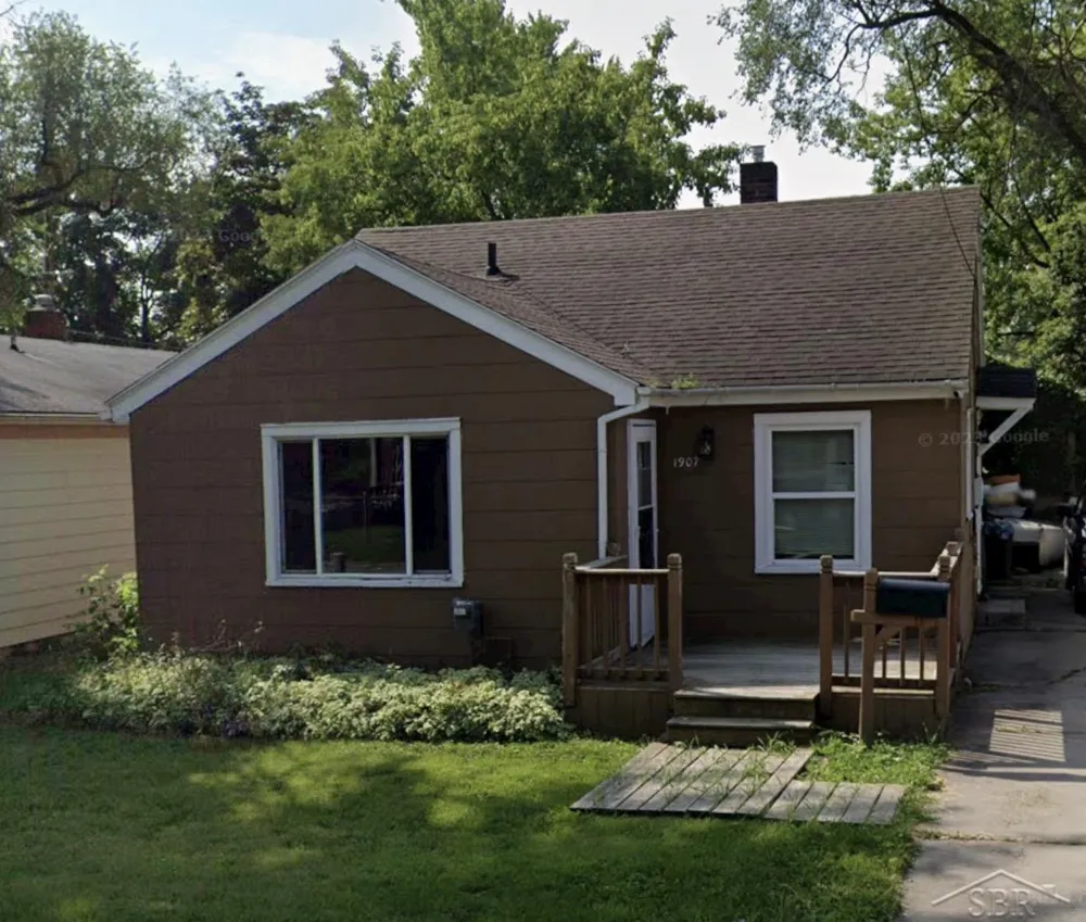 1907 Morgan Street Saginaw City, MI 48602