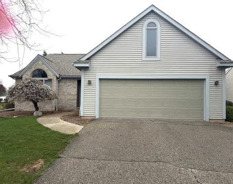 5620 W Spring Knoll Drive