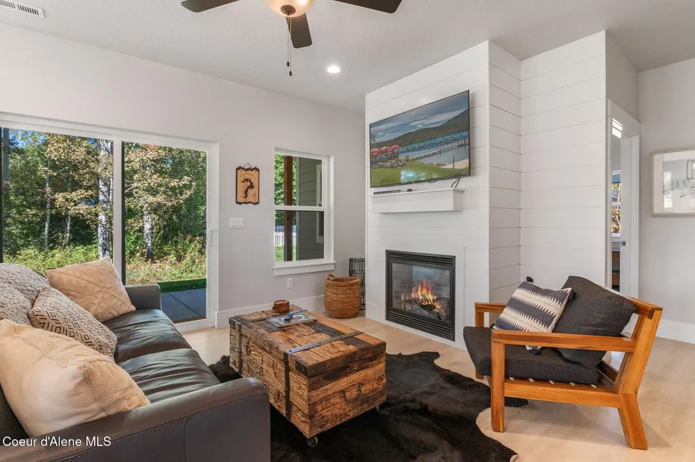 52 Peggy's Court Dover, ID 83825