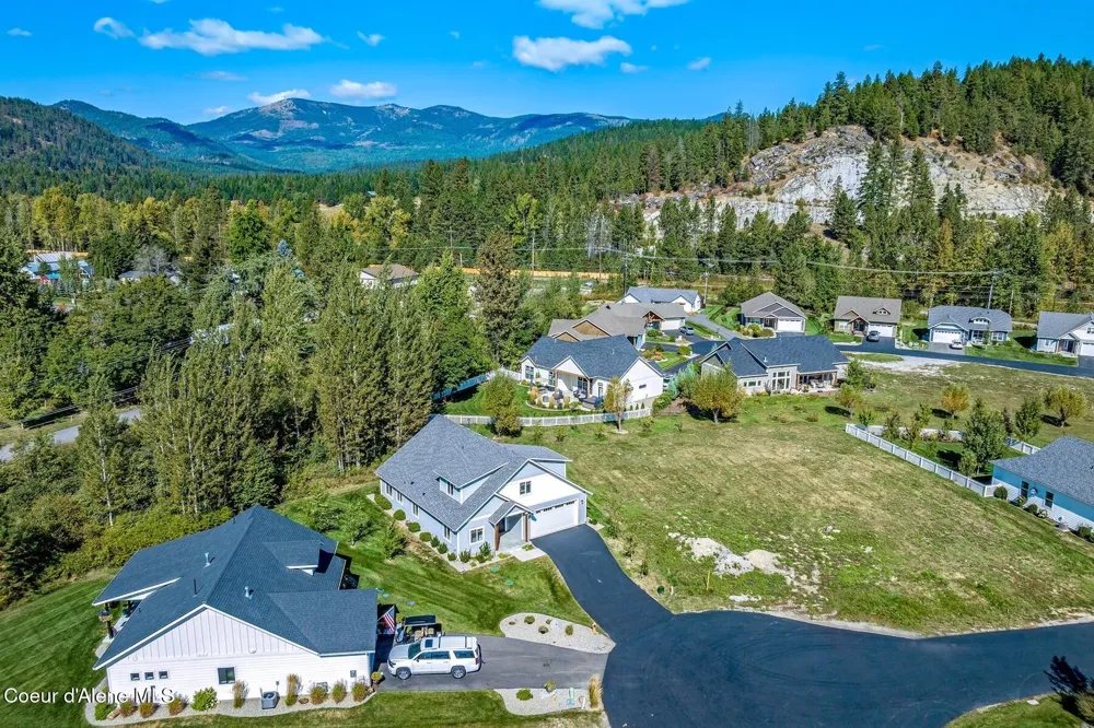 52 Peggy's Court Dover, ID 83825