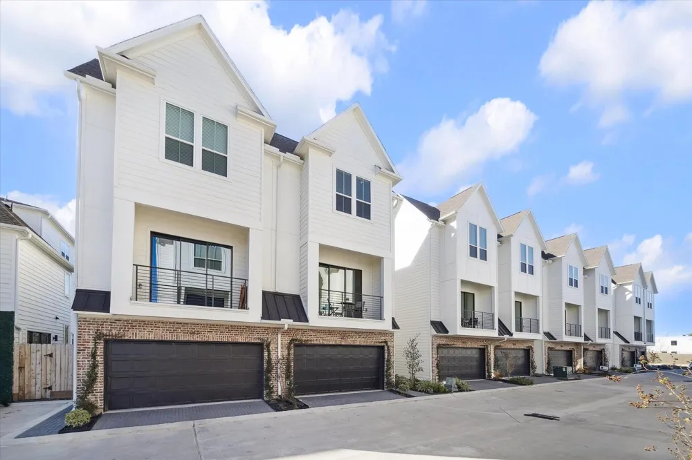 10622 Cascade Ledge Lane