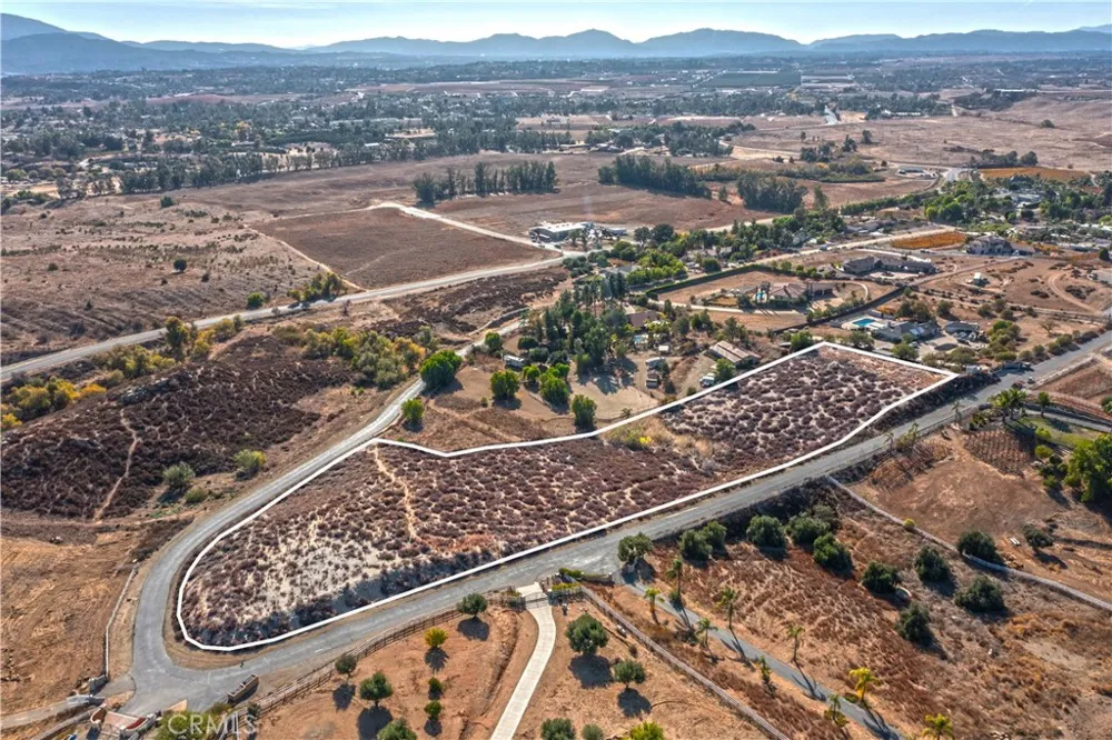 36555 Summitville Street Temecula, CA 92592