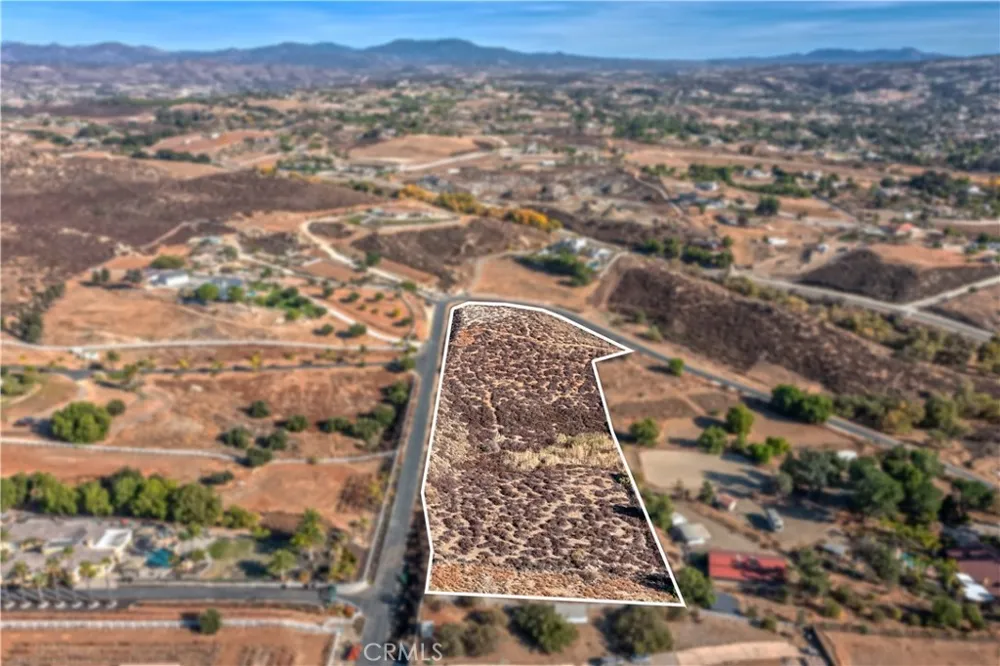 36555 Summitville Street Temecula, CA 92592