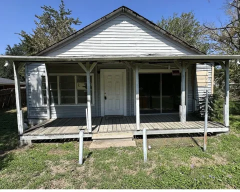302 W Jackson