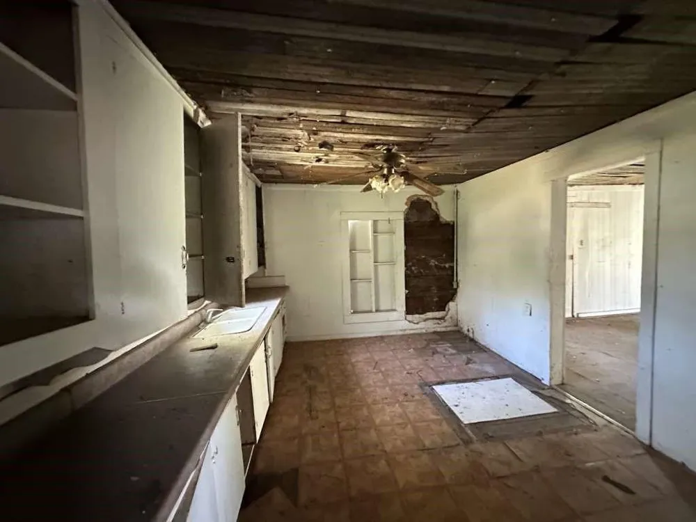 302 W Jackson Kosse, TX 76653