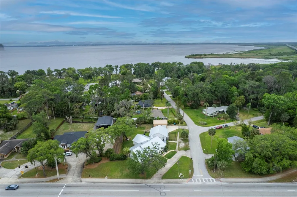 335 DEBARY AVENUE Debary, FL 32713