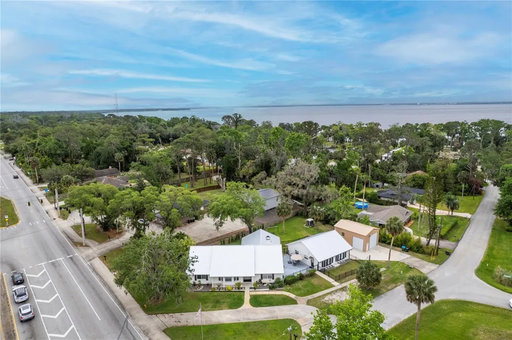 335 DEBARY AVENUE Debary, FL 32713