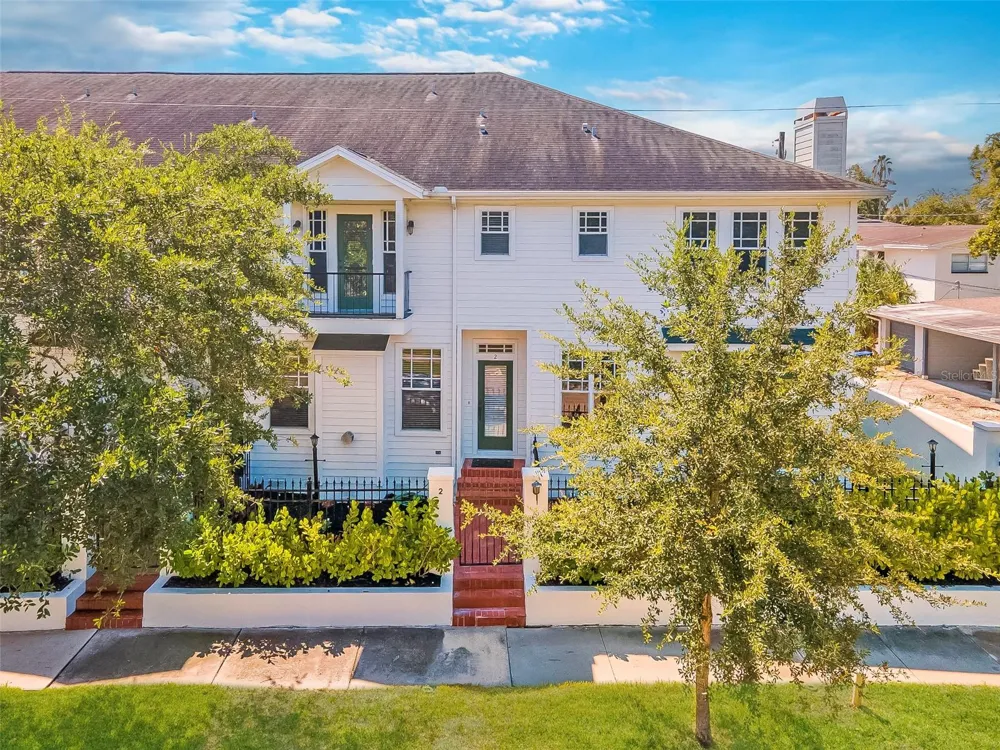 113 BOSPHOROUS AVENUE #2