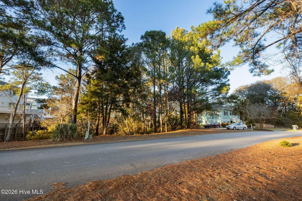 9806 Clarendon Drive Emerald Isle, NC 28594