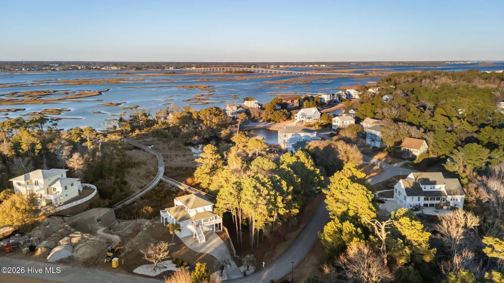 9806 Clarendon Drive Emerald Isle, NC 28594