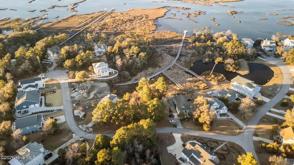 9806 Clarendon Drive Emerald Isle, NC 28594