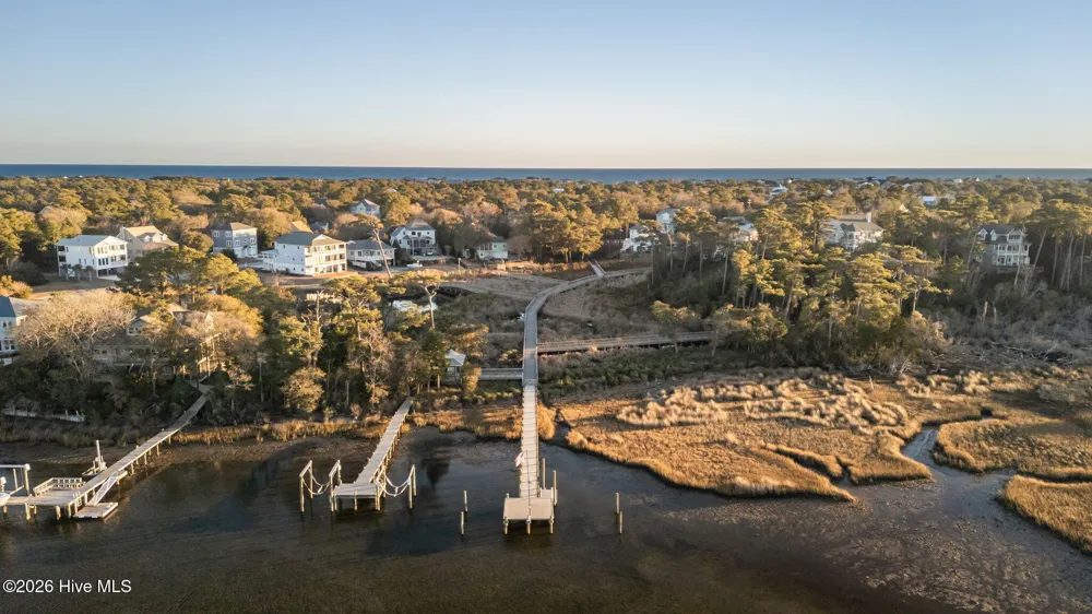 9806 Clarendon Drive Emerald Isle, NC 28594