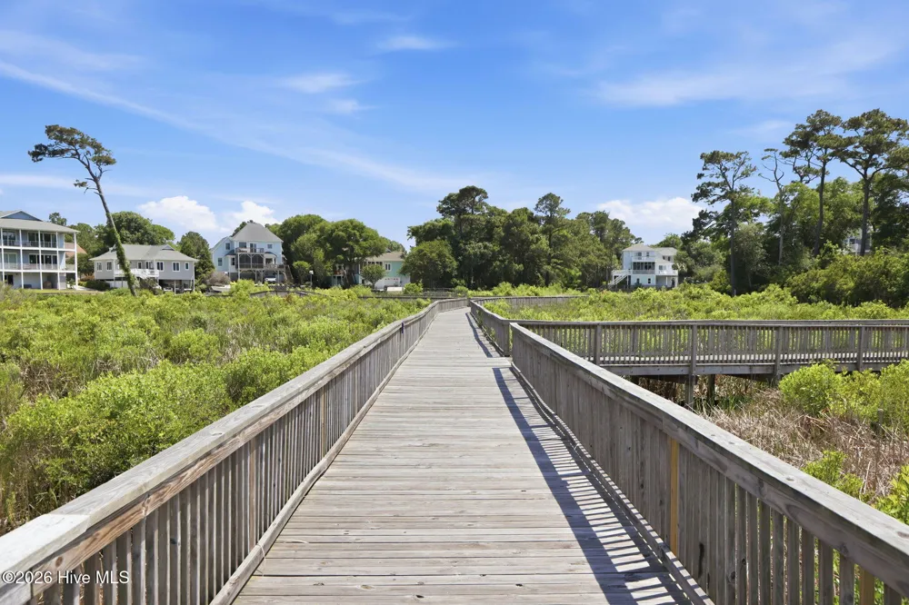 9806 Clarendon Drive Emerald Isle, NC 28594