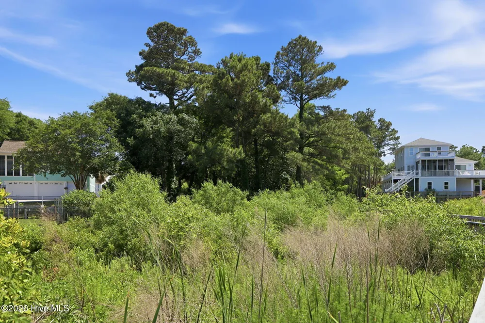 9806 Clarendon Drive Emerald Isle, NC 28594