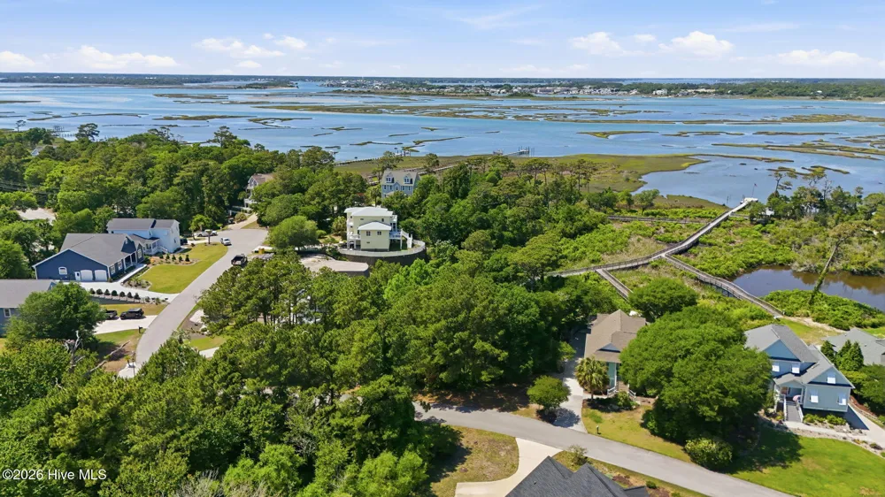 9806 Clarendon Drive Emerald Isle, NC 28594