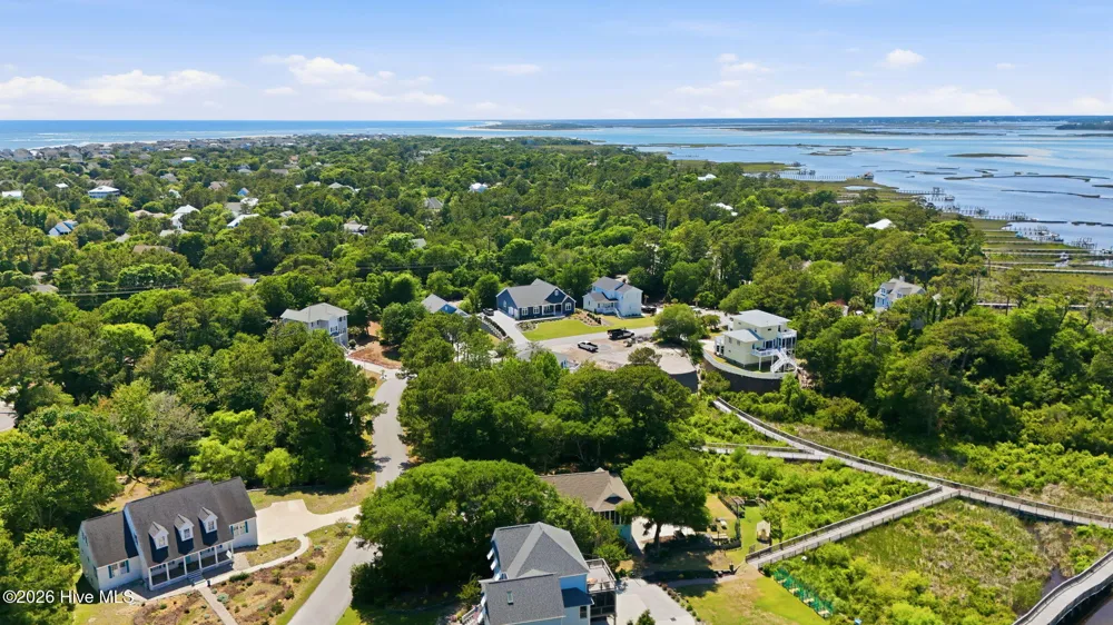 9806 Clarendon Drive Emerald Isle, NC 28594