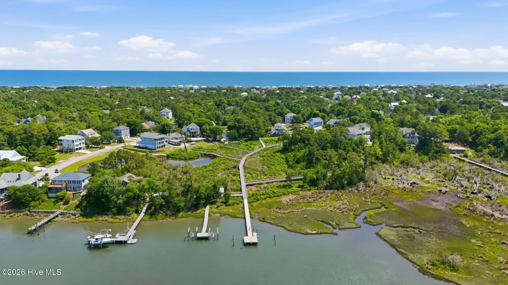 9806 Clarendon Drive Emerald Isle, NC 28594