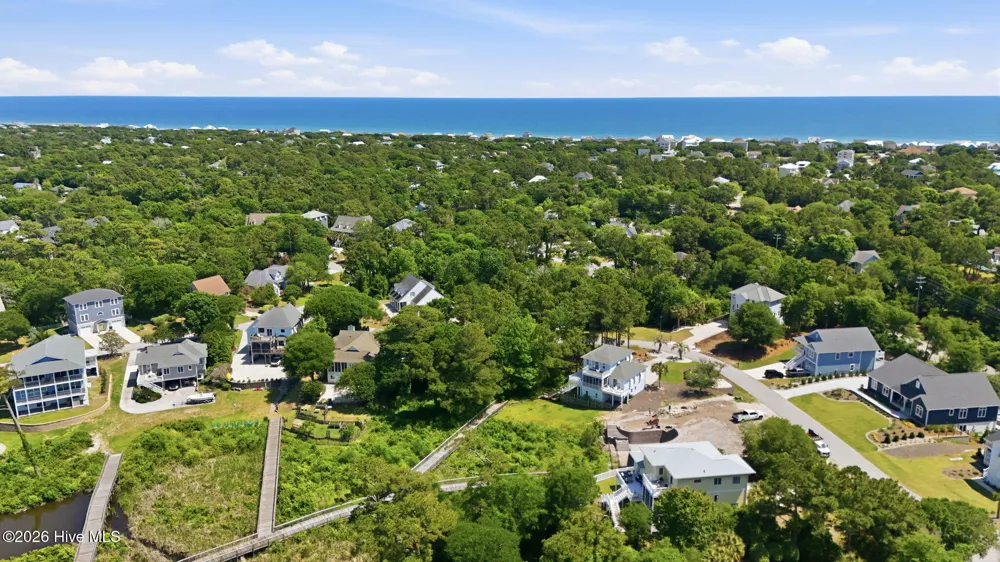 9806 Clarendon Drive Emerald Isle, NC 28594