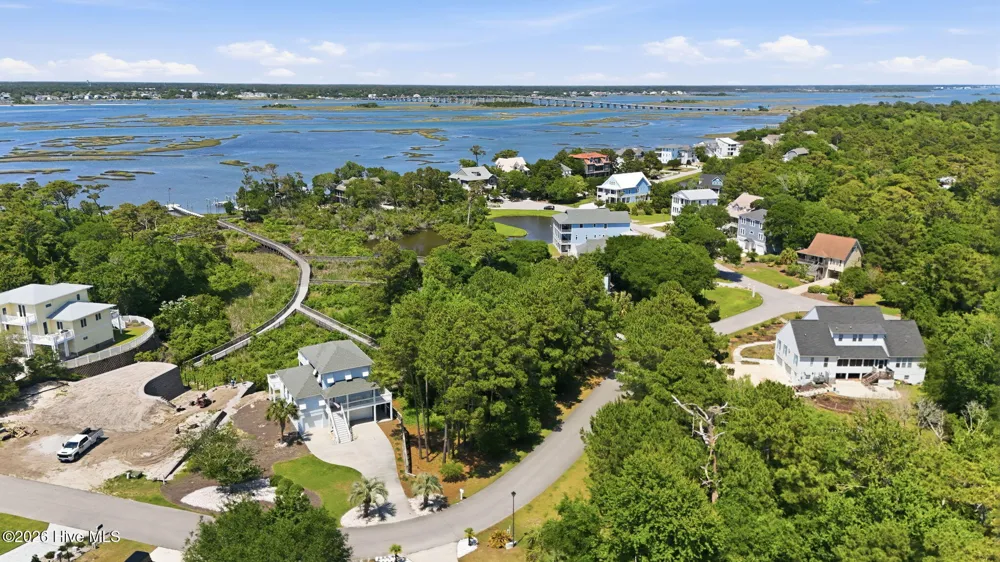 9806 Clarendon Drive Emerald Isle, NC 28594