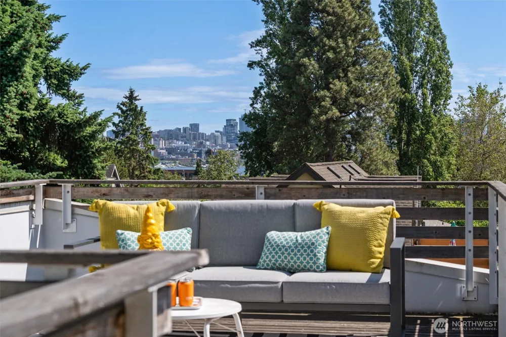 3642 A Interlake Avenue Seattle, WA 98103